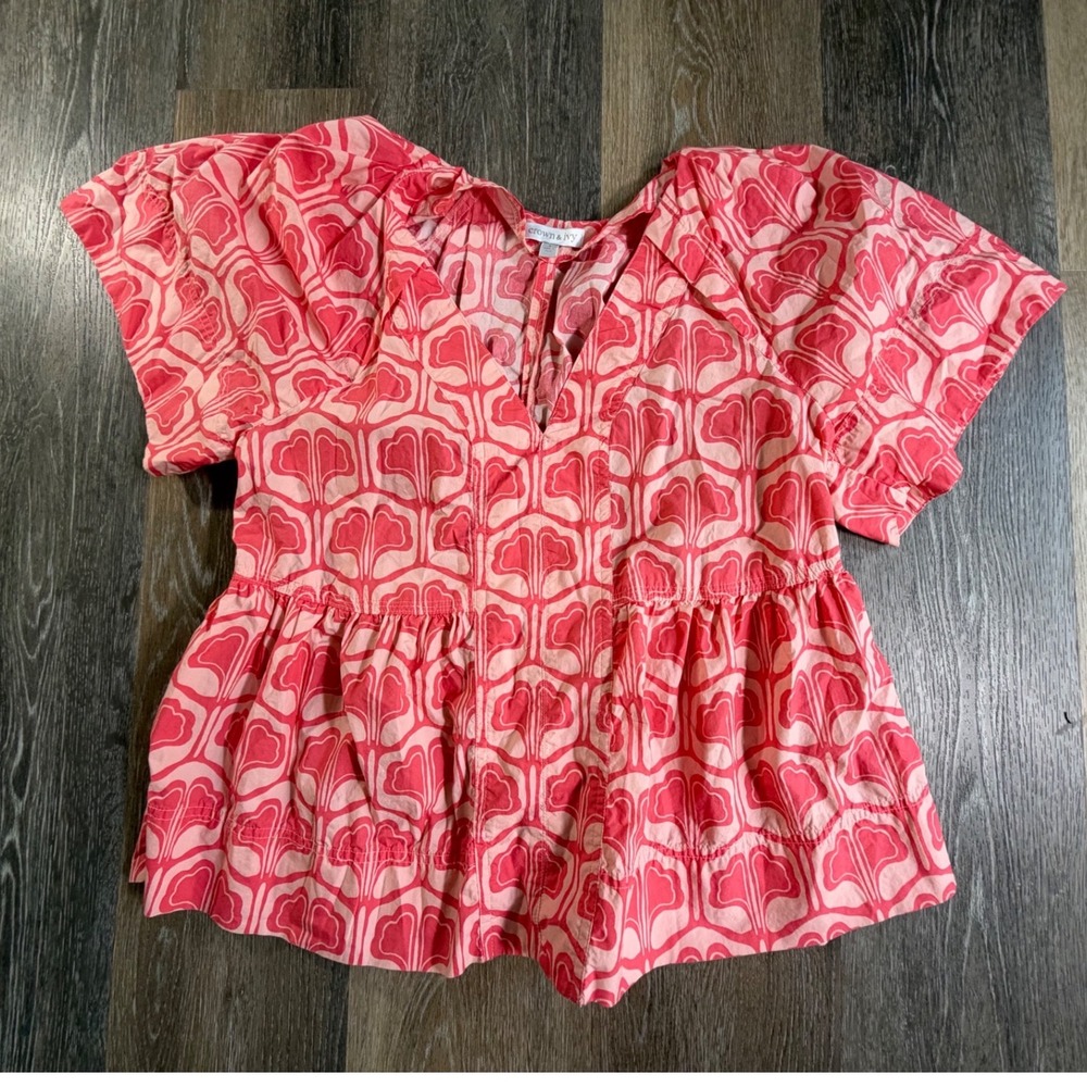 Crown & Ivy Blouse Womens Small Pink Geometric Peplum V-Neck Flutter Sleeve Top